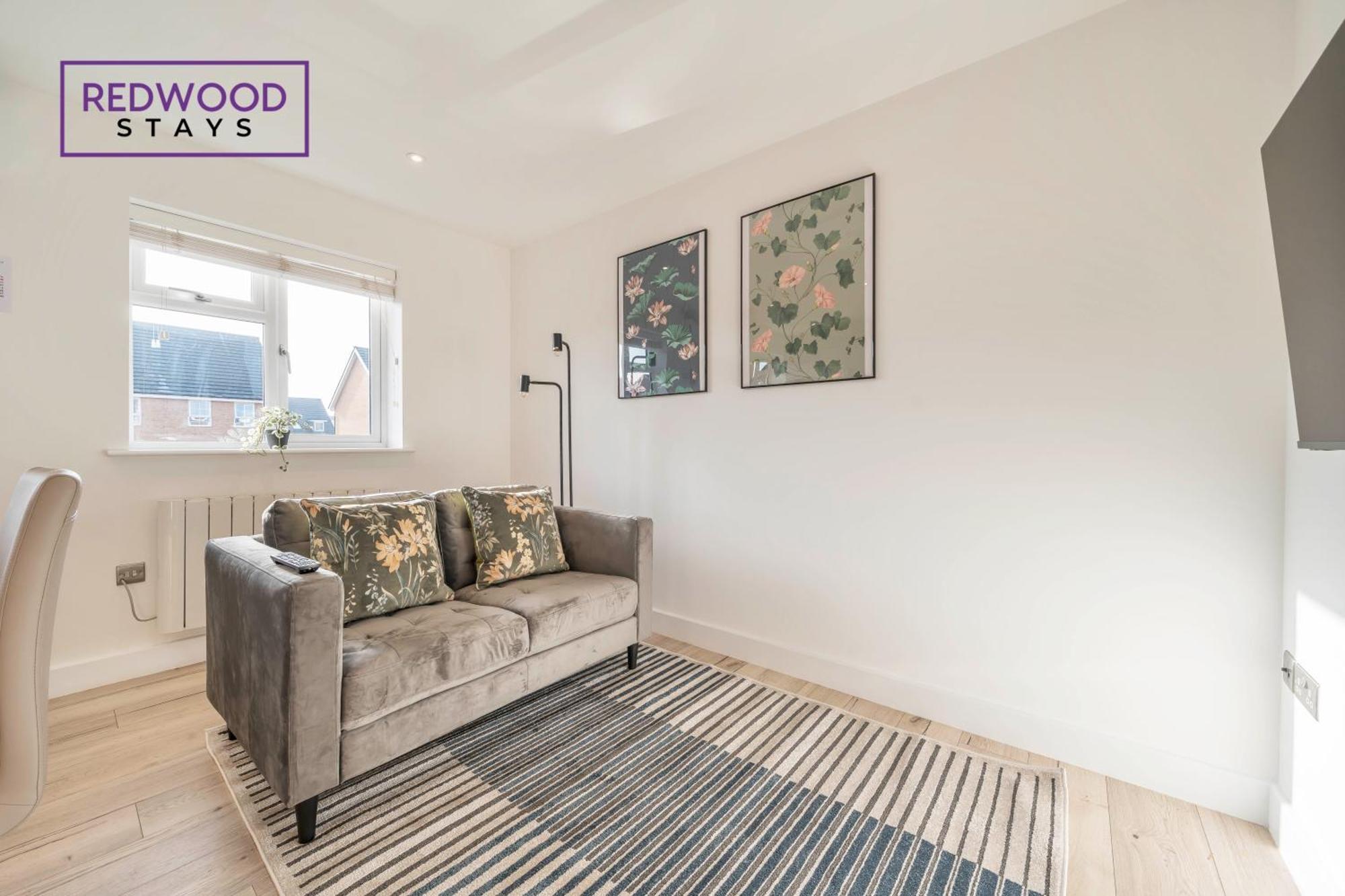 Modern Serviced Apartments For Contractors & Families With Free Parking, Wifi & Netflix By Redwood Stays Basingstoke Exterior foto