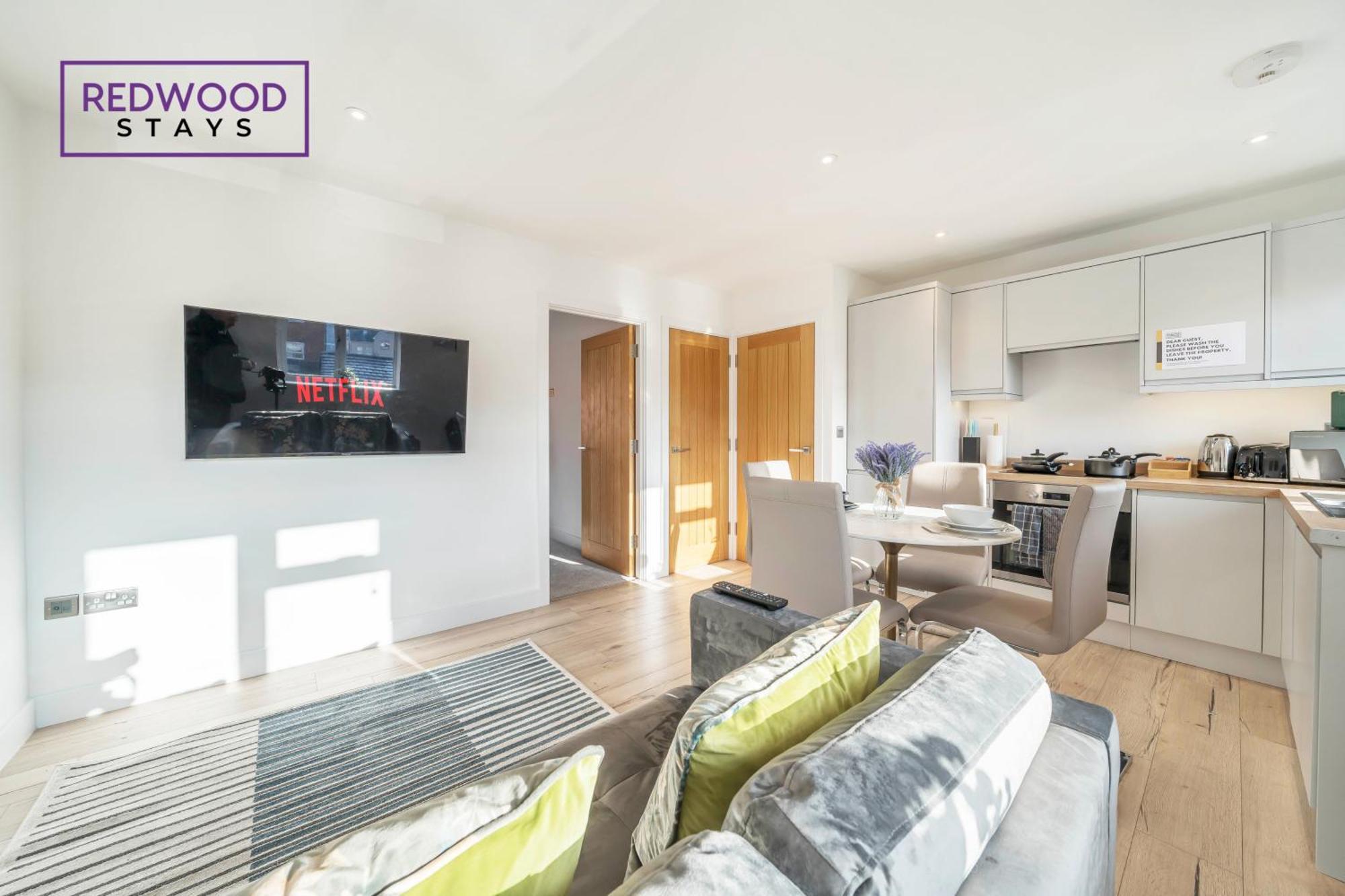 Modern Serviced Apartments For Contractors & Families With Free Parking, Wifi & Netflix By Redwood Stays Basingstoke Exterior foto