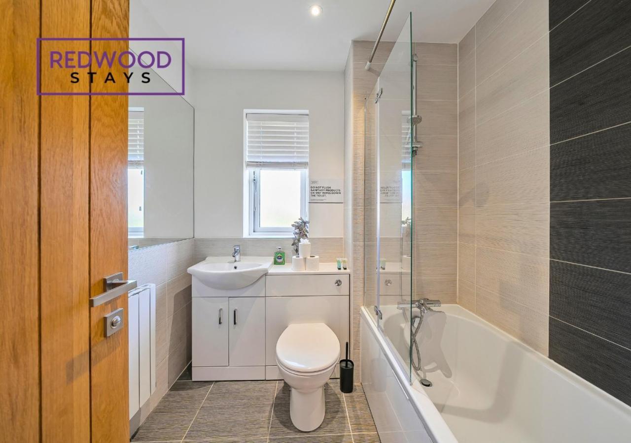 Modern Serviced Apartments For Contractors & Families With Free Parking, Wifi & Netflix By Redwood Stays Basingstoke Exterior foto
