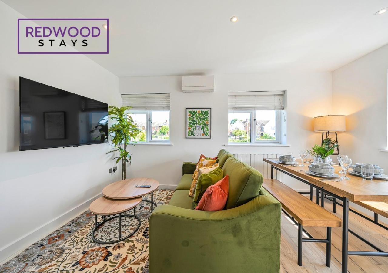 Modern Serviced Apartments For Contractors & Families With Free Parking, Wifi & Netflix By Redwood Stays Basingstoke Exterior foto
