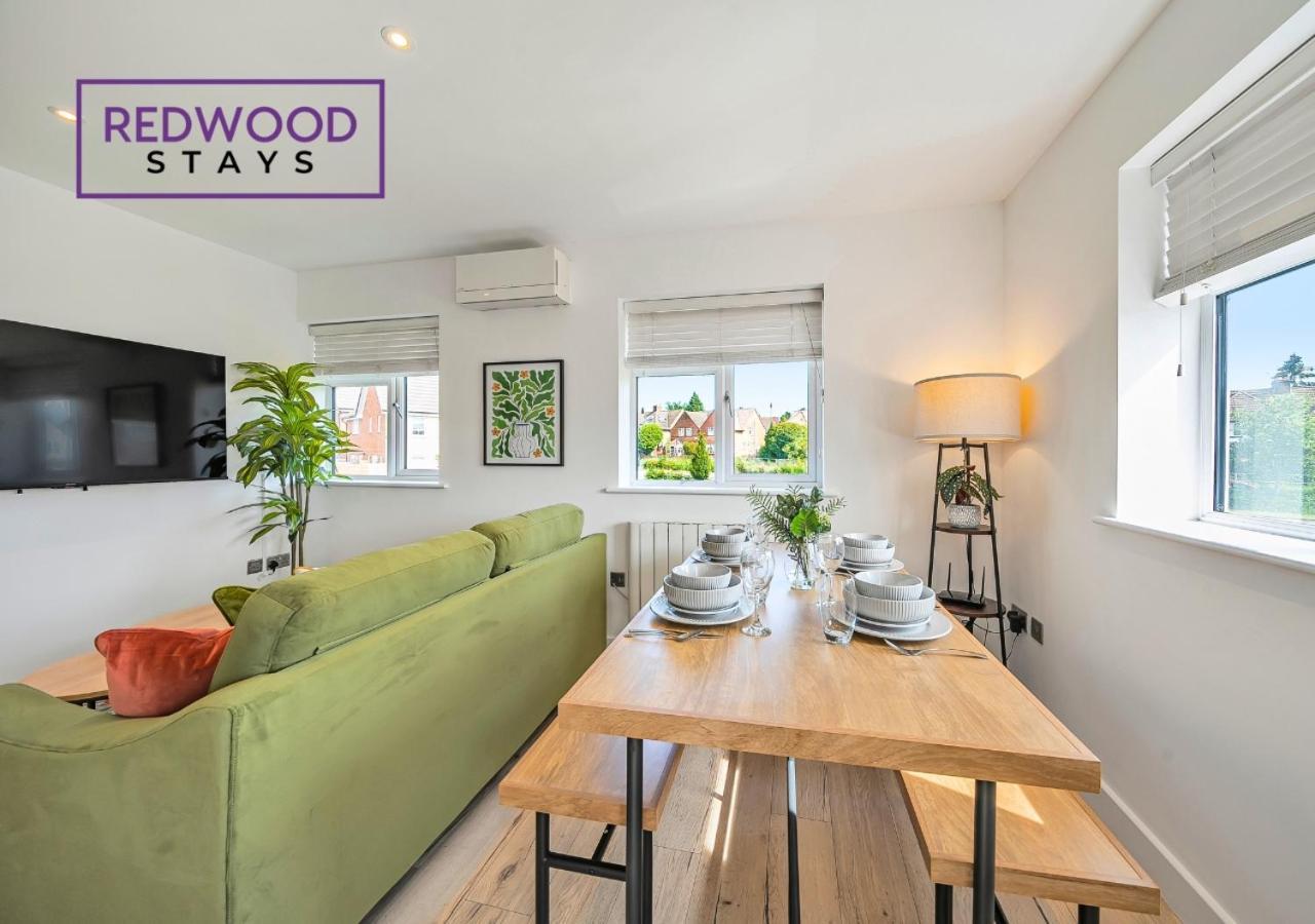Modern Serviced Apartments For Contractors & Families With Free Parking, Wifi & Netflix By Redwood Stays Basingstoke Exterior foto