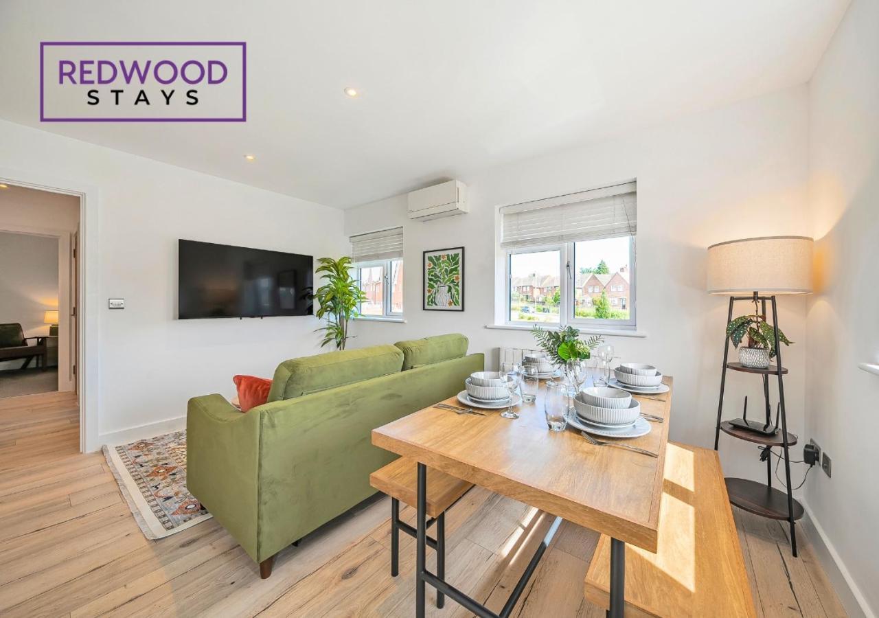 Modern Serviced Apartments For Contractors & Families With Free Parking, Wifi & Netflix By Redwood Stays Basingstoke Exterior foto